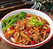 Sichuan-style Pepper Chicken Offal Noodles