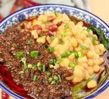 Pea and Meat Sauce Rice Noodles