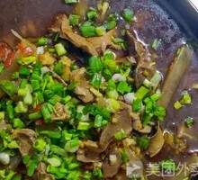 Sichuan-style Pepper Chicken Offal Noodles