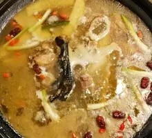 Song's Honghu Stewed Soup
