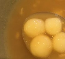 Glutinous Rice Balls in Fermented Rice Soup