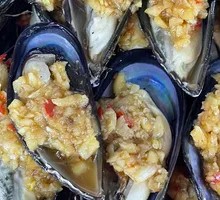 Blue-mouth Clam