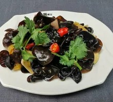 Cold-mixed black fungus