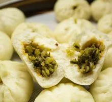 Spicy Soybean Paste Pork Bun