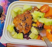 Orleans Chicken Leg with Seasonal Vegetables and Brown Rice
