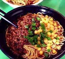 Pea and Meat Sauce Noodles