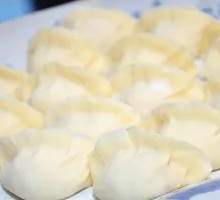 Green Pepper and Pork Dumplings