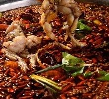 Golden Toad Red Soup Pot