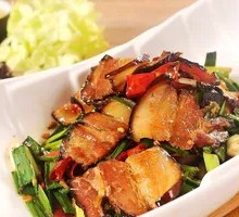 Garlic Shoot with Preserved Meat