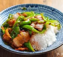 Green Pepper Spicy Pork Rice Bowl