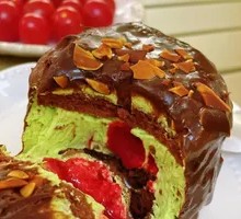 Raspberry Pistachio Dessert