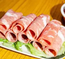Thinly sliced lamb