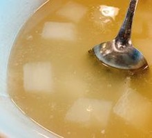 Pork Shank and Radish Soup