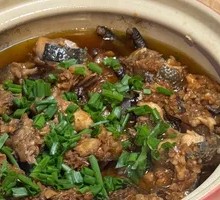 Braised Chicken with Red Onion