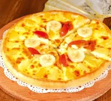 Fruit Supreme Pizza