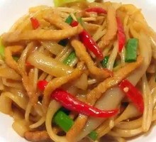 Stir-Fried Rice Noodles with Pork