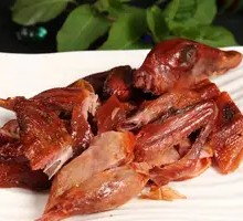 Chengdu's Famous Hand-Torn Duck with Spicy and Numbing Flavor
