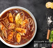 Stir-fried Rice Noodles with Chicken Sausage and Kimchi