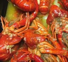 Spicy Crawfish with Side Dishes