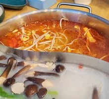 Rice Soup and Tomato Sour Soup Combo Pot