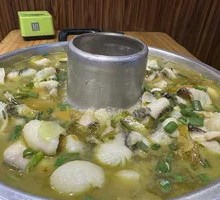 Sour Soup Wuyu Hot Pot