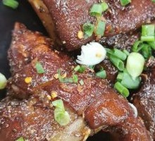 Crispy Roasted Pig Trotters