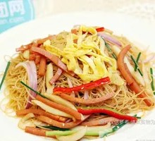 Ham and Egg Fried Rice Noodles