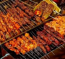 Charcoal-Grilled Black Pepper Beef Skewers