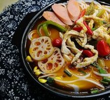 Sour Cabbage and Pork Noodles
