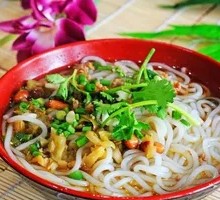 Wet Rice Noodles