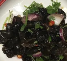 Cold-mixed black fungus