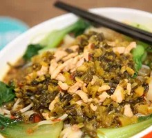 Sour Cabbage and Pork Noodles