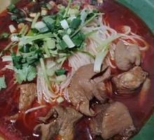 Beef Shank and Pig Intestine Mixed Rice Noodles