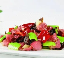 Green Pepper Stir-fried with Preserved Pork