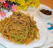 Potato and Shredded Pork Hot Pot Rice