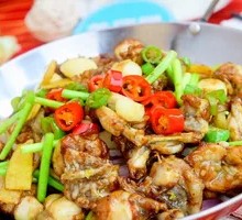 Spicy Frog and Chicken Offal Hot Pot