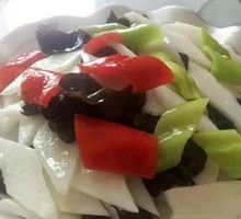 Black fungus stir-fried with yam