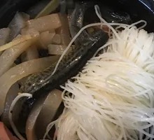 Pickled Radish and Eel Noodles