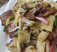 Rice Cake with Preserved Meat