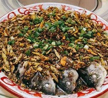 Spicy Roasted Pepper Steamed Crucian Carp