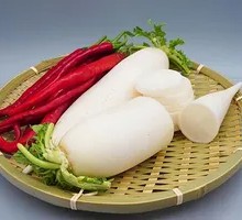 Spicy Radish Slaw