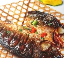 Charcoal-Grilled Crucian Carp with Pickled Chili