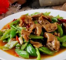 Green Pepper Braised Intestines