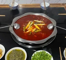 Red Lamb Soup Pot