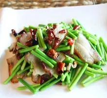 Garlic Shoot and Preserved Meat Rice Bowl