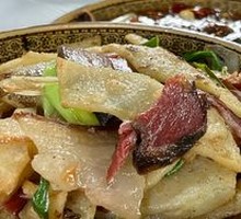 Stir-fried Wheat Cake with Preserved Meat