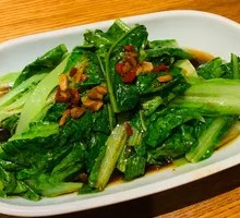 Stir-fried lettuce