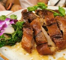 Charcoal-Grilled Black Pepper Roast Goose