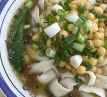 Pea and Pork Sauce Knife-Sliced Noodles
